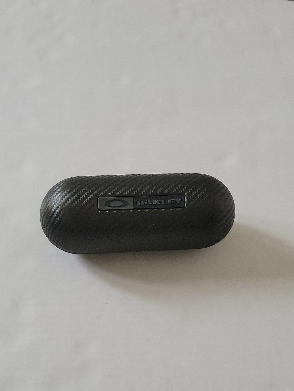 Oakley Case Large Carbon Fiber Black/Grey Hard Clamshell Case With Dust Bag